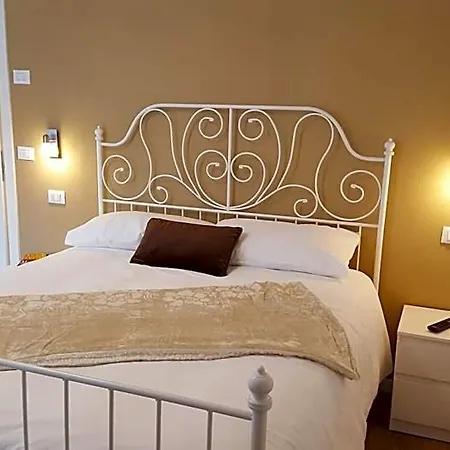Altebas Bed & Breakfast 3*